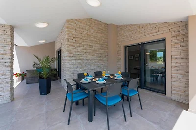 Beautiful Villa Martina with private pool
