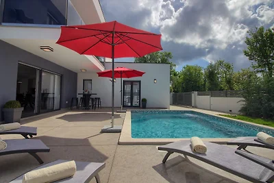 Villa Ema mit Pool in Medulin