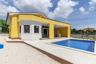 Villa Eve with salt water pool
