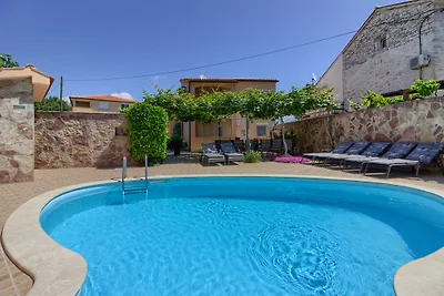 Villa Petroro with Pool in Fažana