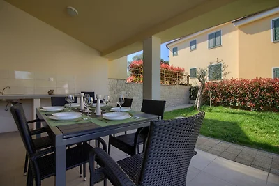 Neue Villa Aurora mit Pool, 10 Pers