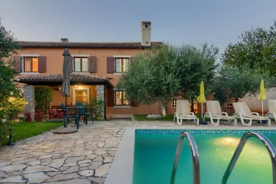 Villa Anamaria,2 km Strand, max 8 