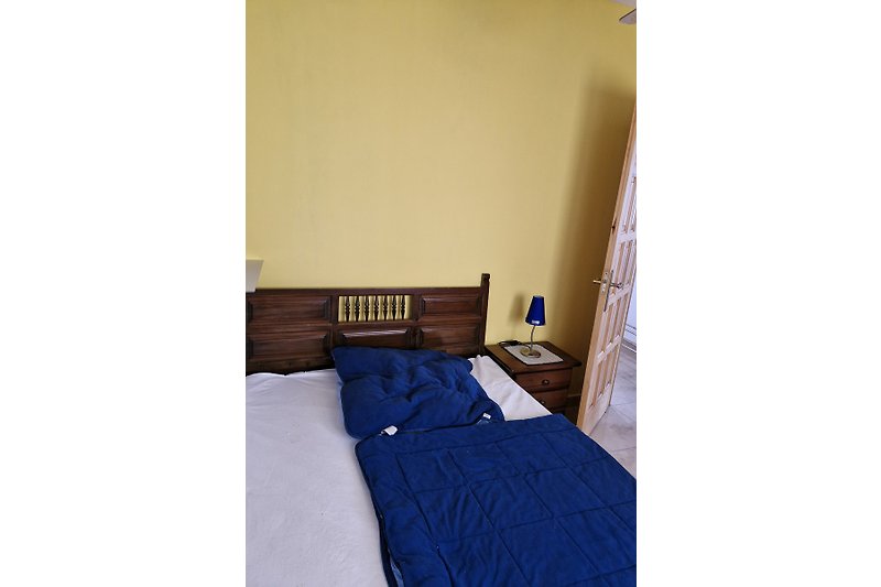 Schlafzimmer 3, Bett 140x200 cm