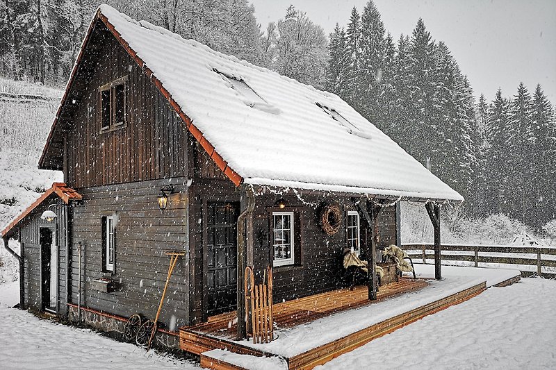 Die Bärenhütte bei Schnee
