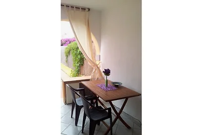 APARTMENT WITH GARDEN 