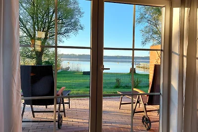 Strandhaus direkt am See