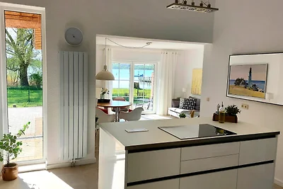 Strandhaus direkt am See