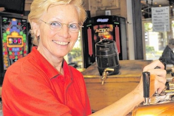 Mrs. H. Dehorn Mrs. H. Dehorn