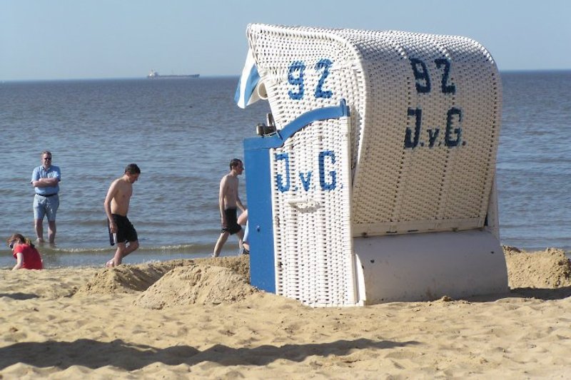 Erholung pur: Ihr eigener Strandkorb direkt am Duhner Nordseestrand (während der Strandkorbsaison gratis und sogar rund um die Uhr nutzbar)