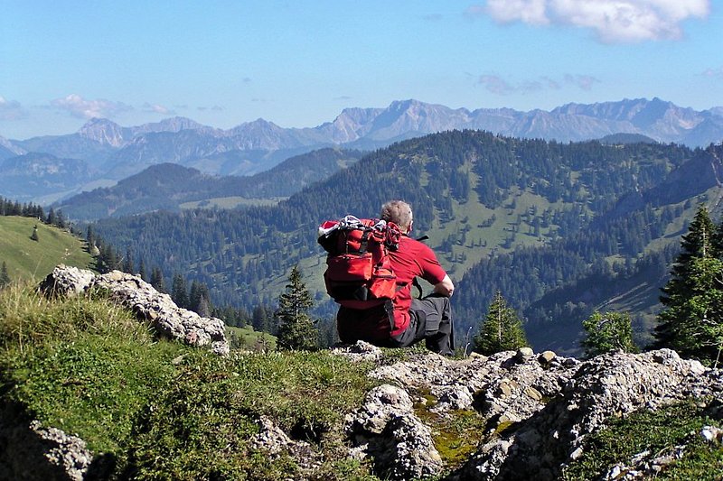Traumhafter Blick vom Oberstaufner Hochgrat (der tlw. vom Bodensee über die Oberstdorfer & Kleinwalsert. Berge bis hin zur Zugspitze reicht)