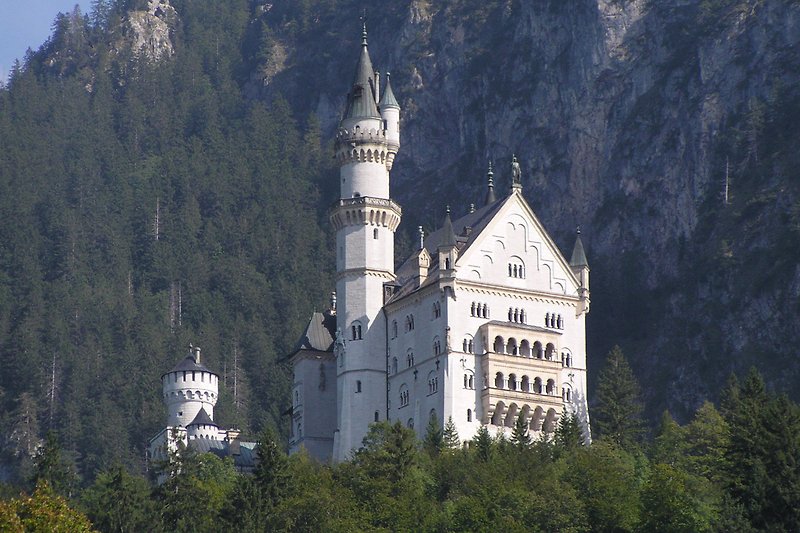 Unser Ausflugstipp: Das weltberühmte Königsschloss Neuschwanstein in Füssen im Allgäu sowie das Nachbarschloss Hohenschwangau