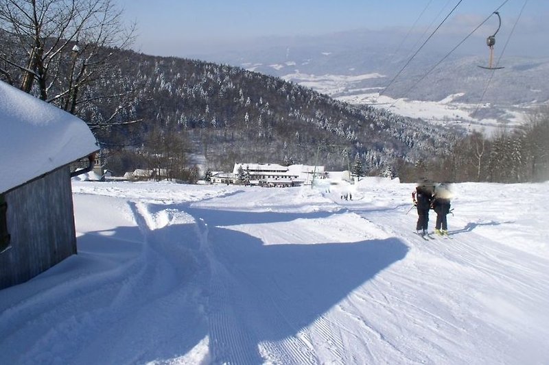 Skifahren oberhalb vom Haus