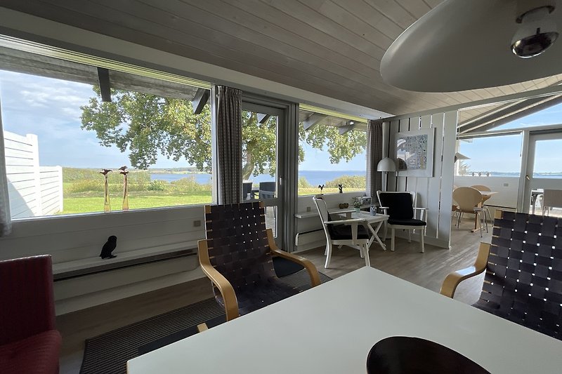 You also have a direct, first-class sea view from the living room!
