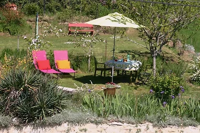 Nid d'amour-- una splendida vista giardino