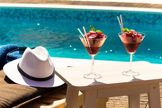 Villa mit Pool Madraz