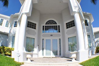 Villa Coral Estate (Boot optional)