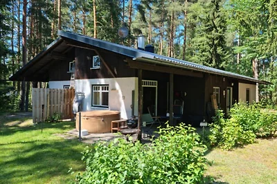 Haus am See mit Aussen Whirlpool