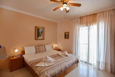 Casa Despina in Calcidica, Sarti