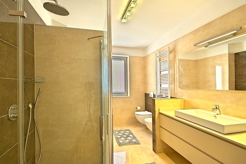 Badezimmer 1 - Erdgeschoss