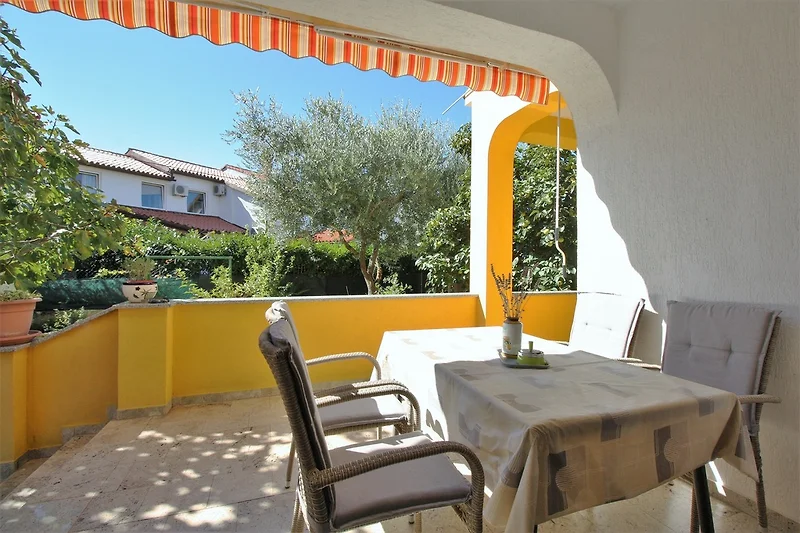 Überdachte Terrasse