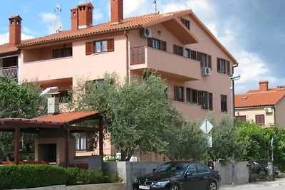 Apartment N.1 (5 + 1) 150 m vom Kiesstrand
