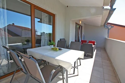 N.8, (4 + 2) 60 m dalla spiaggia di ghiaia