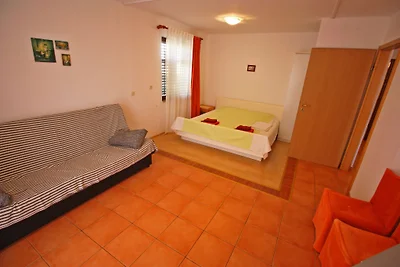Apartment N.8, (6 + 2) 60 m vom Kiesstrand