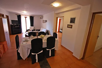 Apartment N.8, (6 + 2) 60 m vom Kiesstrand