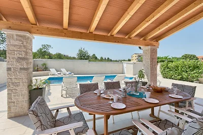 Villa Nicol