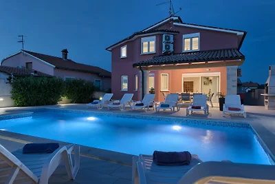 Villa Nicol
