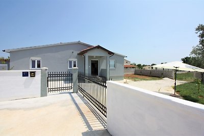 Neues Ferienhaus in ruhiger Lage