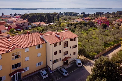 N.14 (8 + 1) con vista mare