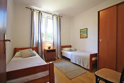 N.37 (6 + 0) 600 m dalla spiaggia di ghiaia