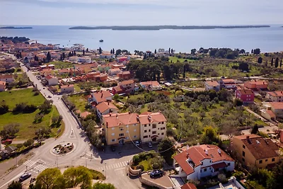 N.14 (8 + 1) con vista mare