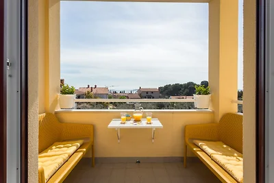 N.14 (8 + 1) con vista mare