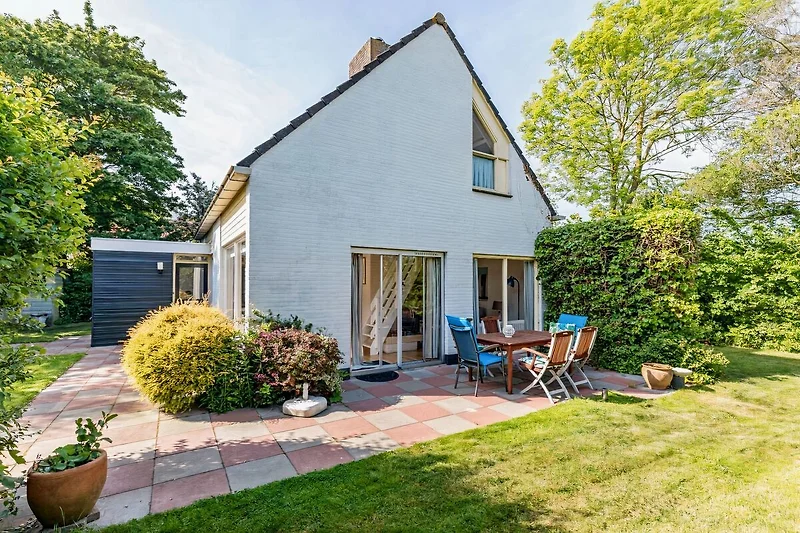 Das freistehende Ferienhaus mit eingezäuntem Garten