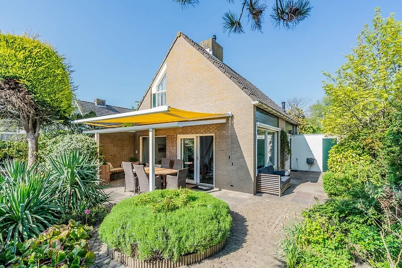Freistehende Ferienhaus mit sonnigem Garten (Winterfoto)