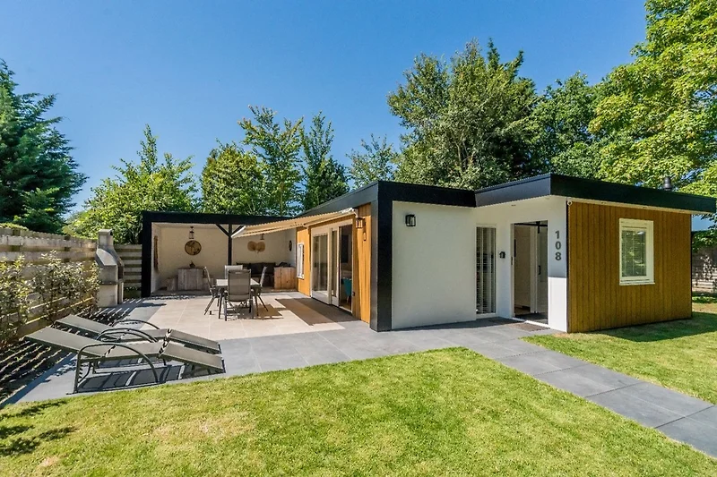 de compleet gerenoveerde bungalow
