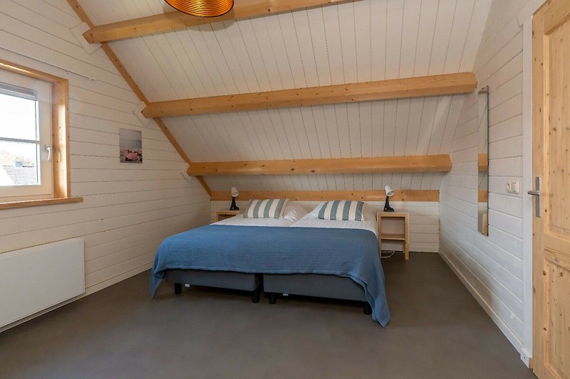 Schlafzimmer 2 mit 3 Luxus Einzel Boxspringbetten (90x200)