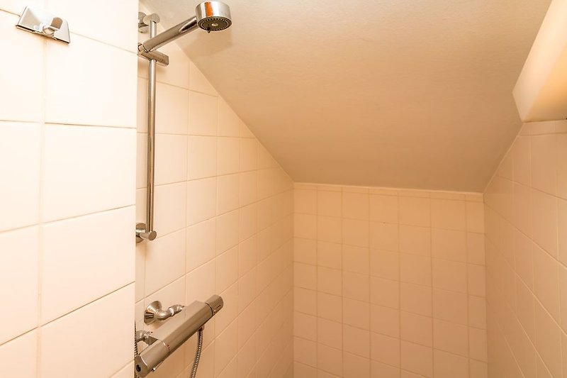 Dusche am 1. Stock