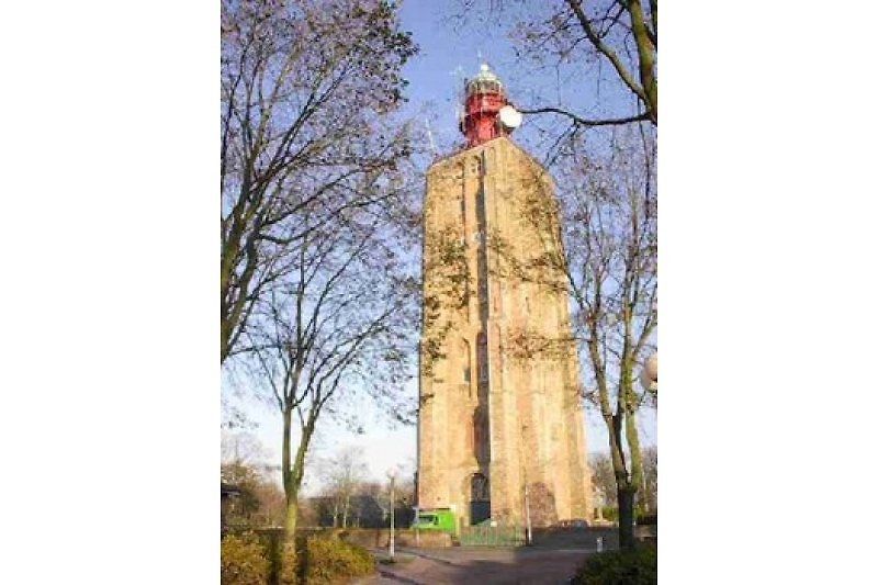 Der grosse und steinerne Leuchtturm ist schon 500 Jahre alt und darf beklommen werden.