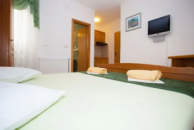 Villa Alma in Makarska Apartment 1