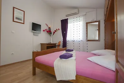 Villa Alma in Makarska Apartment 1