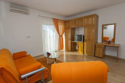 Villa Alma in Makarska Apartment 1
