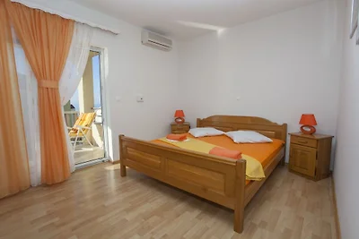 Villa Alma in Makarska Apartment 1