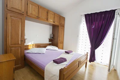 Villa Alma in Makarska Apartment 1
