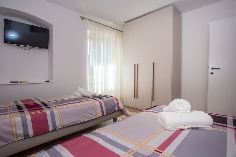 Schlafzimmer 2