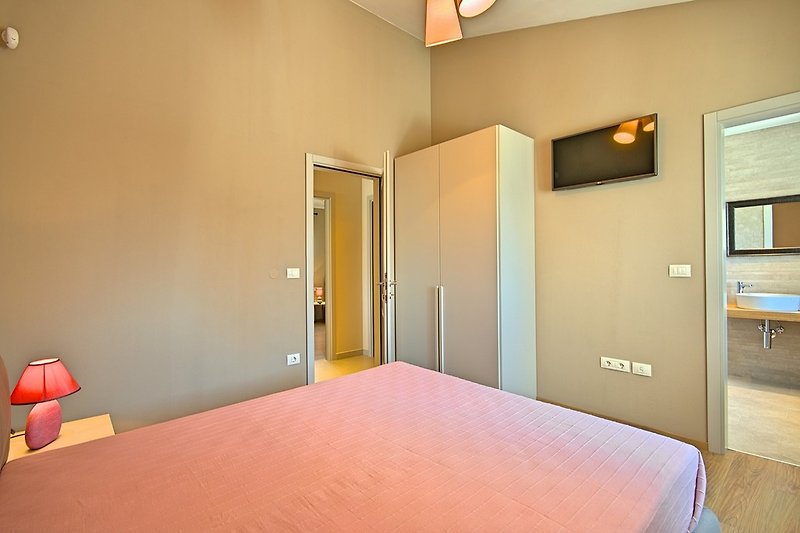 Schlafzimmer 1 