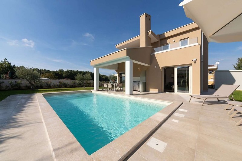 Villa mit Pool