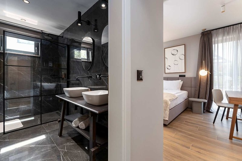 Badezimmer/Schlafzimmer